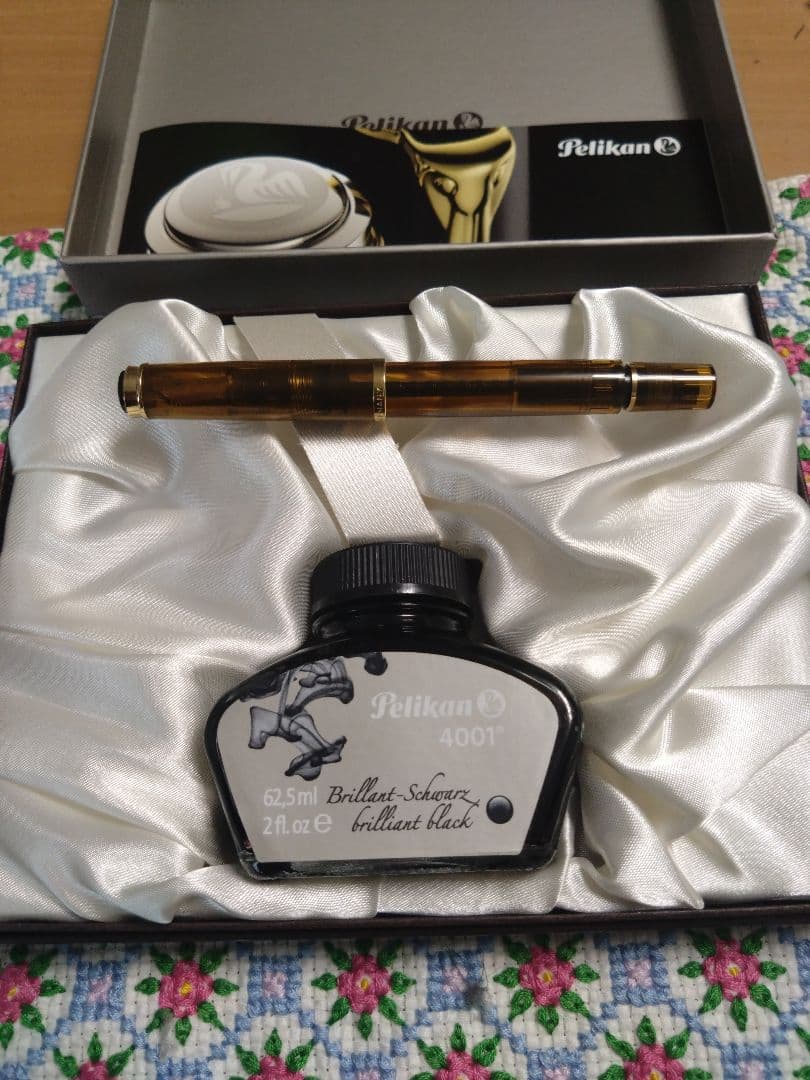 Pelikan 万年筆 M200コニャック　『Ｆ』インク瓶付き