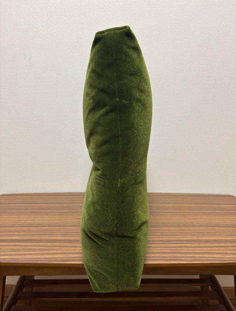 ど*ぴ様 カリモク60 ロビークッション