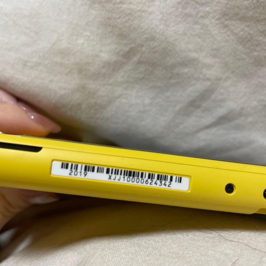Nintendo Switch Lite イエロー ポケモンカバー付き