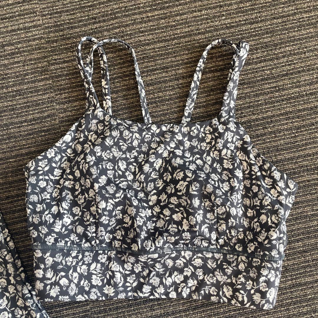 emmi花柄スポーツブラとレギンスセット