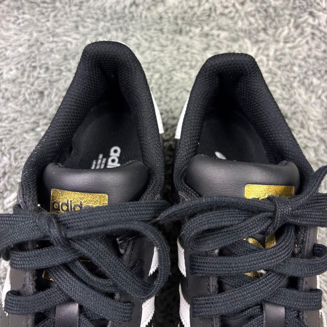 ✨未使用級✨【adidas】スーパースター☆EG4959☆黒×白☆24cm