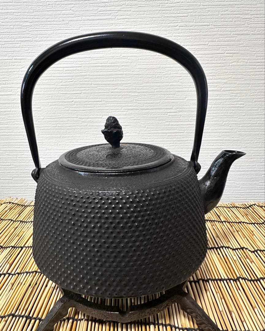 未使用品　工房和秋 金野 和秋作 １５型九重アラレ　南部鉄瓶　南部鉄器　鉄瓶