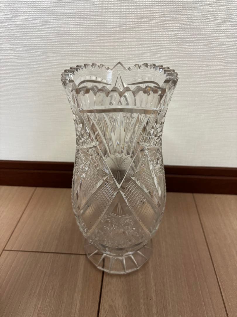 ボヘミアングラス 花瓶 クリスタルガラス製 カットデザイン 専用箱付き