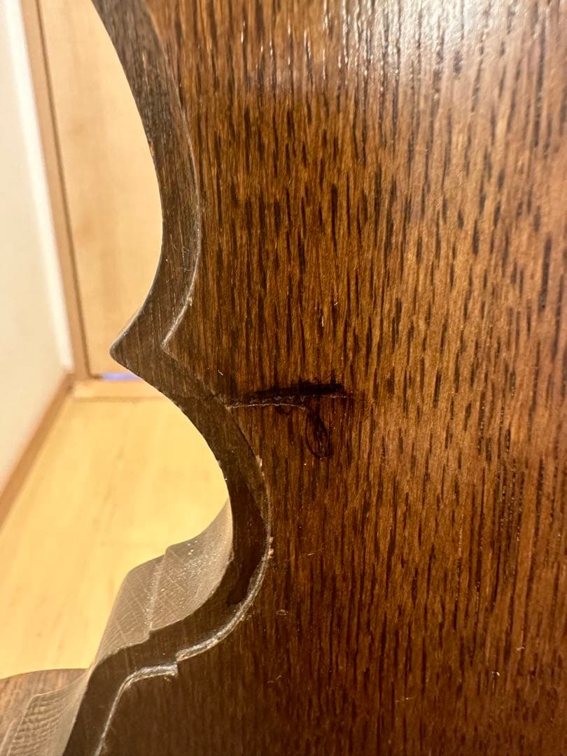 Knock on wood イス