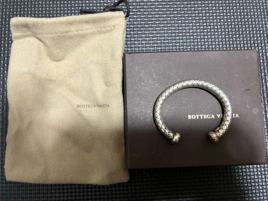 Bottega Veneta シルバー バングル
