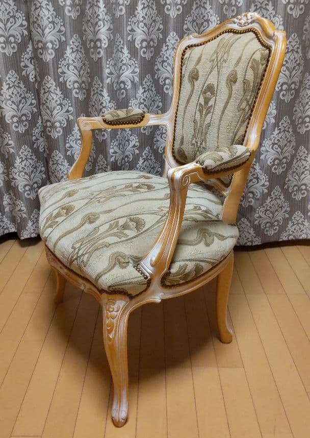 カリモク　ドマーニ　ルイ15　ダイニングチェア　CLR40