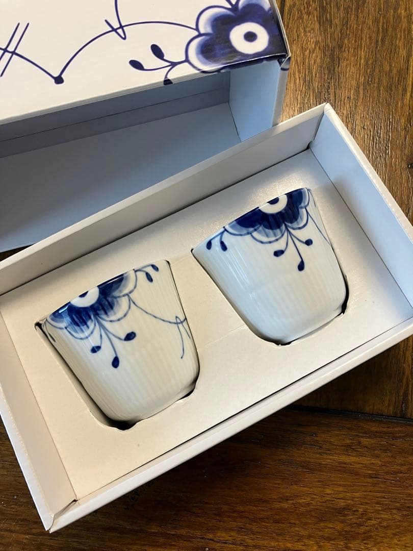 ロイヤルコペンハーゲンブルーフルーテッドメガ　カップ