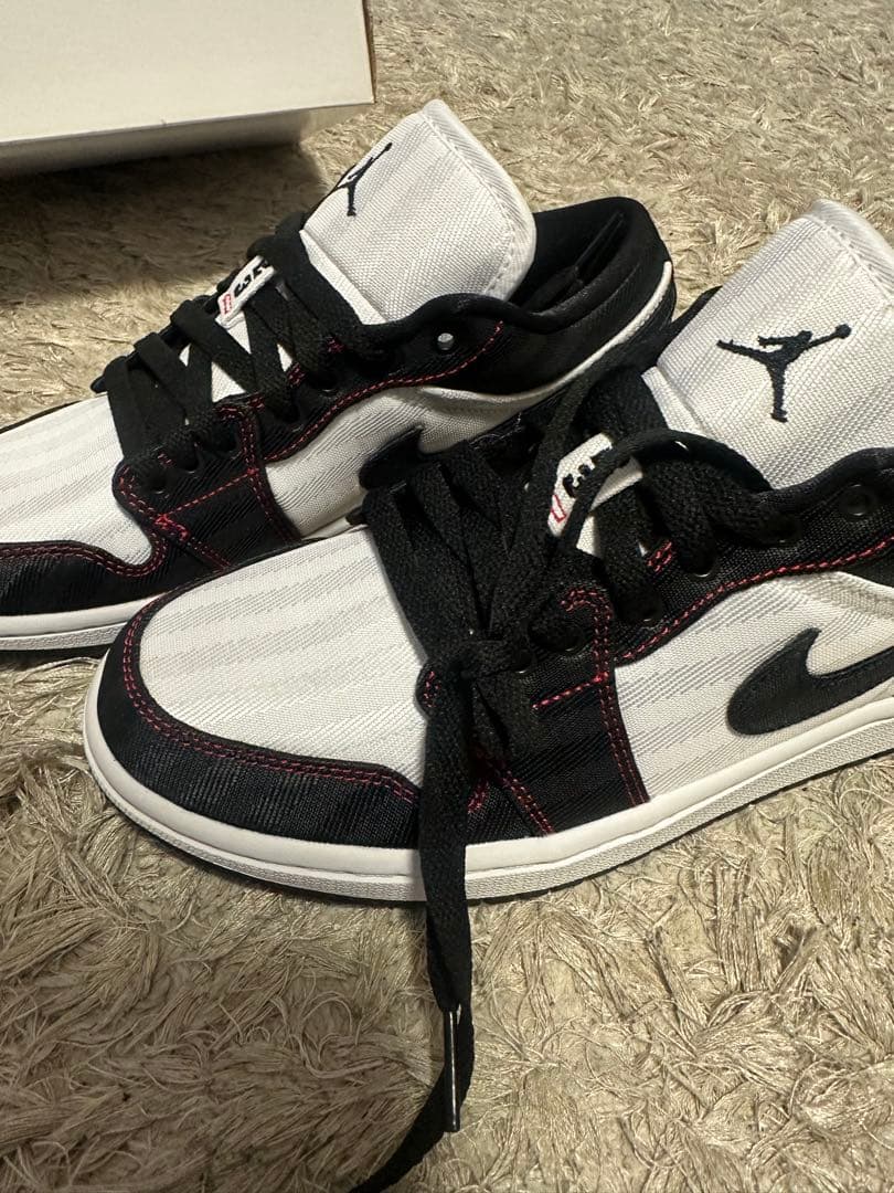 【未使用】Nike Air Jordan 1 Low ホワイト/ブラック/レッド