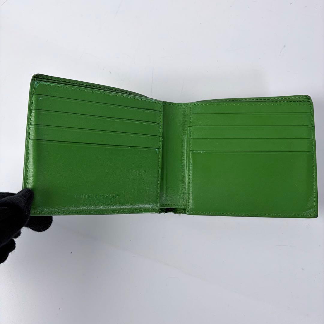 ボッテガヴェネタ　デボスイントレチャート　二つ折り財布　RFID　グリーン