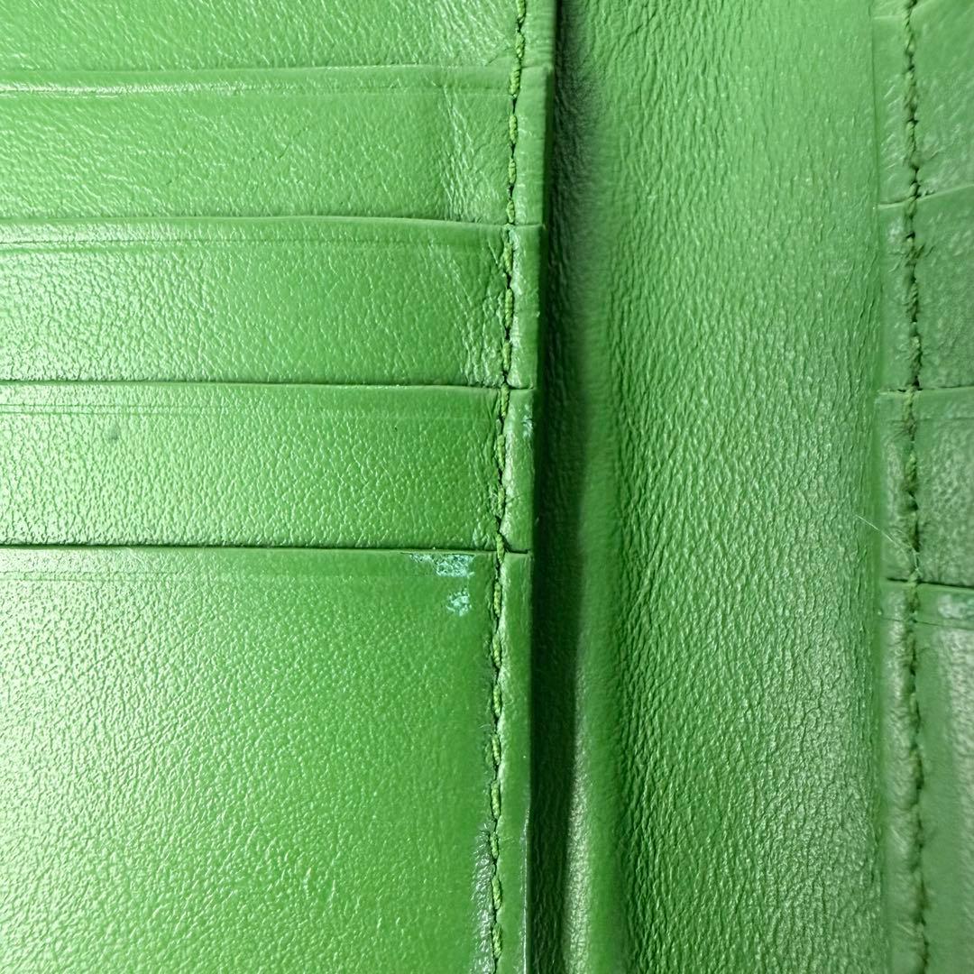 ボッテガヴェネタ　デボスイントレチャート　二つ折り財布　RFID　グリーン