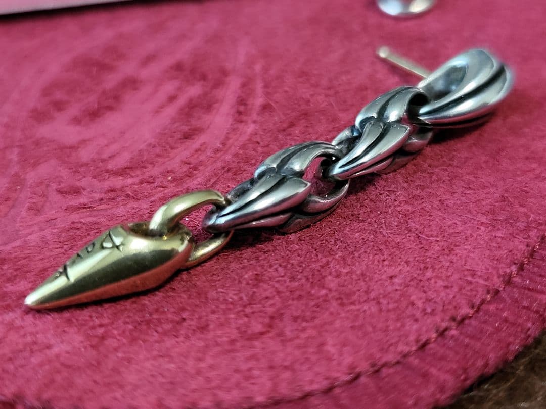 ブラッディマリー　Bloody Mary　ピアス　Dark　ダーク 18K18金