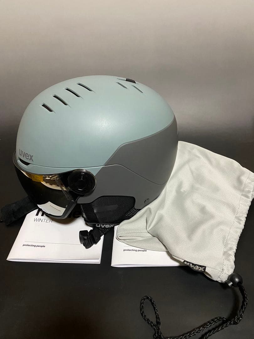 UVEX wanted visorスキー・スノボヘルメット　2日使用美品