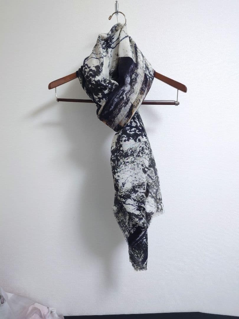 ファリエロ サルティ　Faliero Sarti　ストール　森林柄　その2