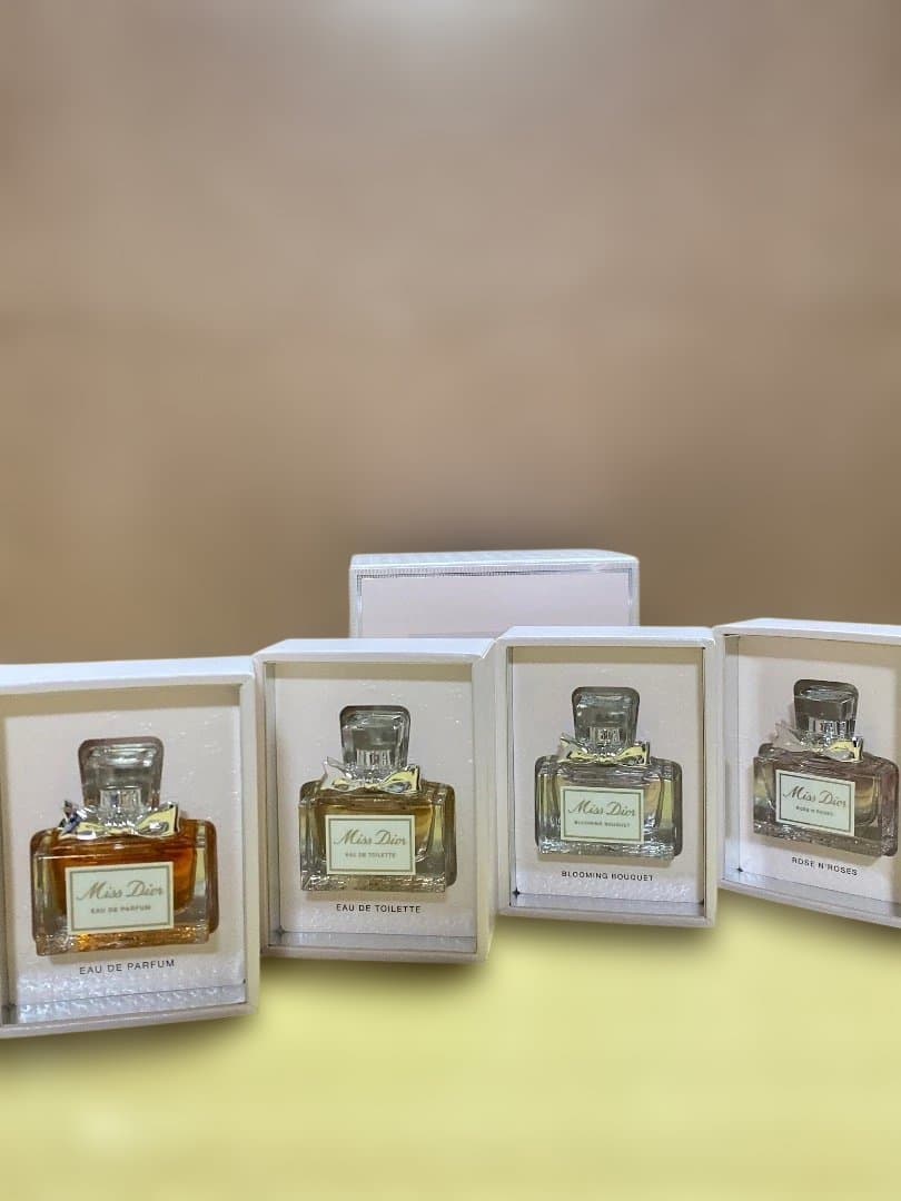 未使用ですMiss Dior ミニチュアコフレ 5ml x 4