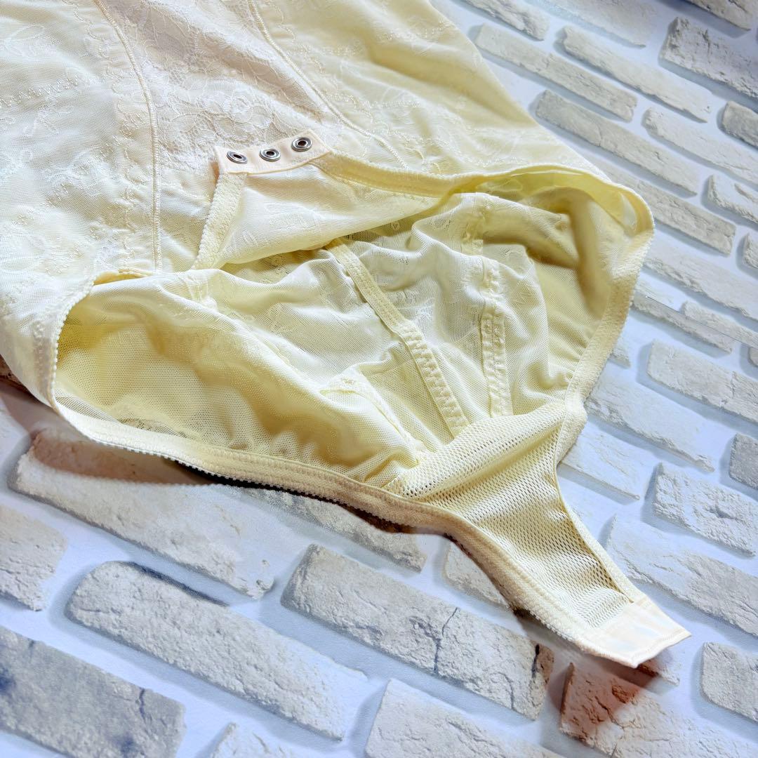 新品未使用　シャンデール　D80 （ピエゾメッシュ）ボディースーツ補正下着　夏用