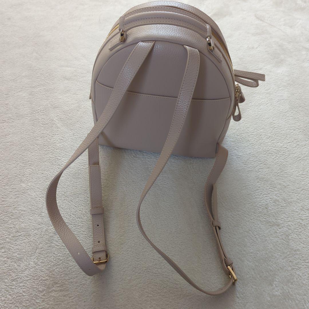 美品　フルラ　レザーリュック　ベージュ系