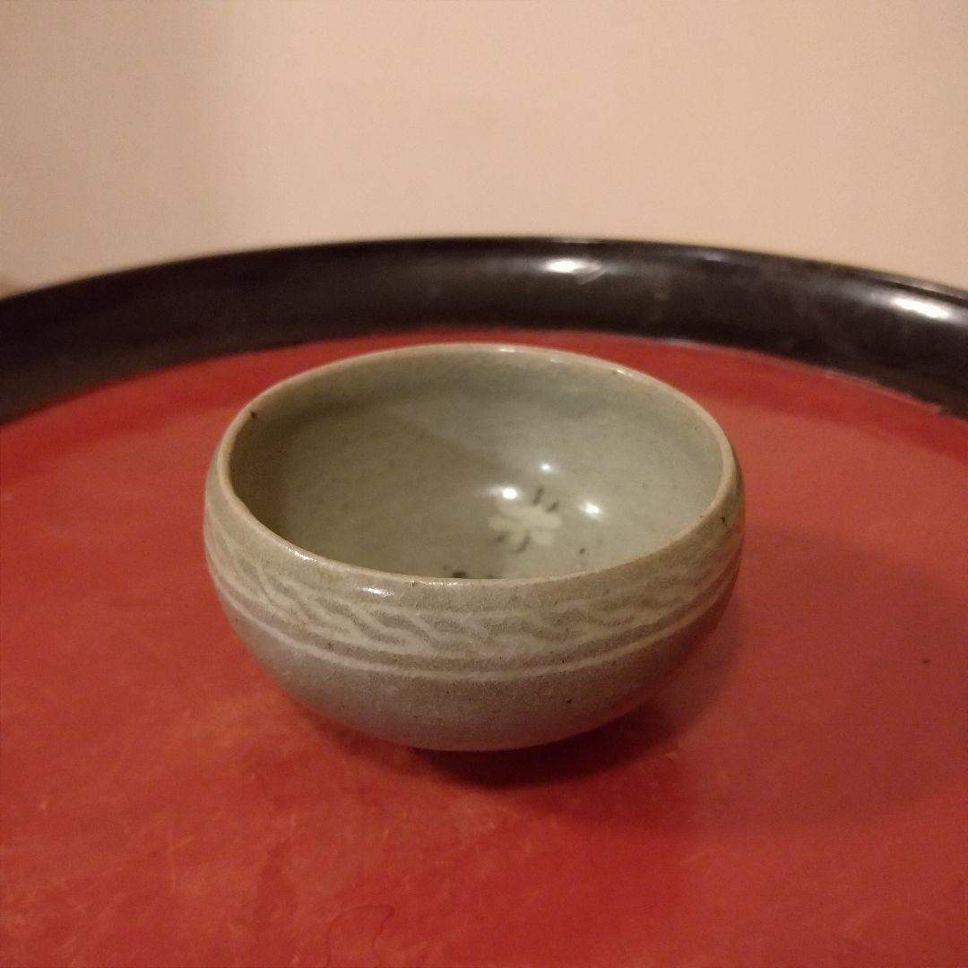高麗青磁　象嵌菊花文 盃　ぐい呑み