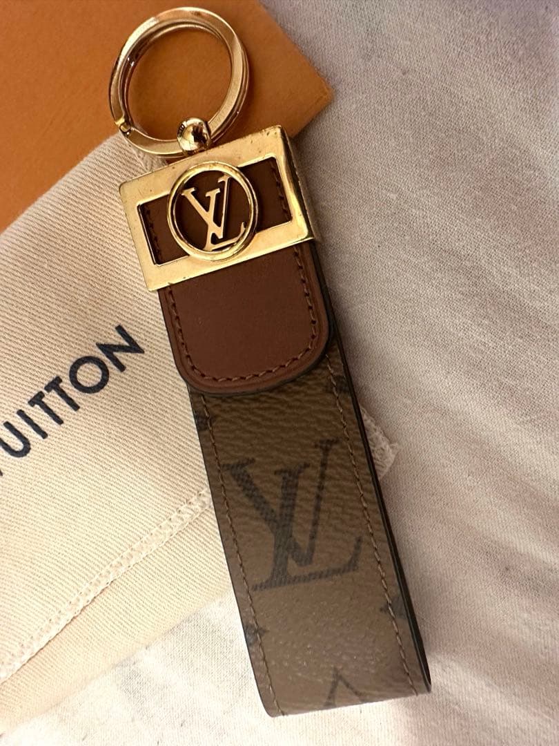 ルイヴィトン ポルトクレ ドラゴンヌ ドーフィーヌ キーホルダー