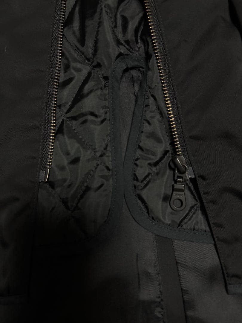 メンズトレンチコート　ビジネスコート　バーニーズニューヨーク　ライナー付　黒Ｌ