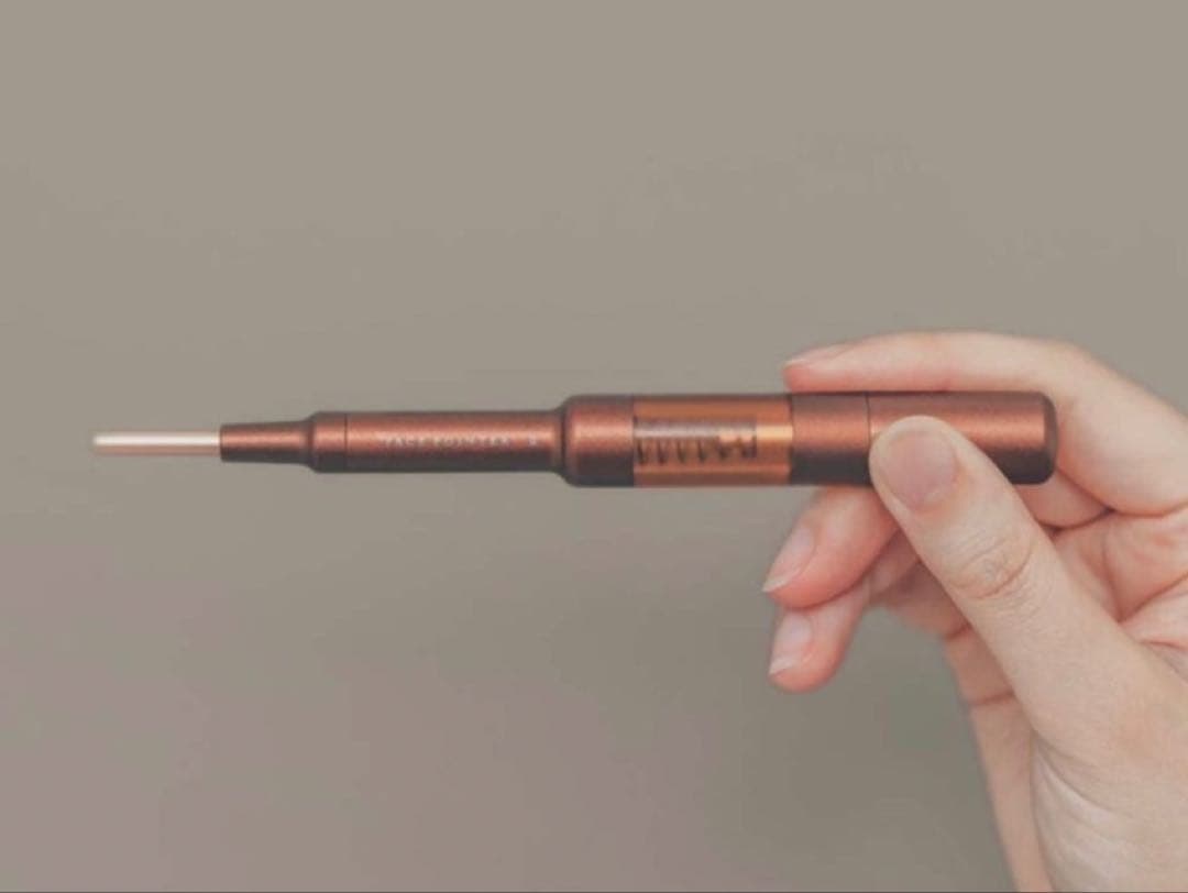 【新品】CoreFit フェイスポインター7th ディープレッド 小顔 美顔器