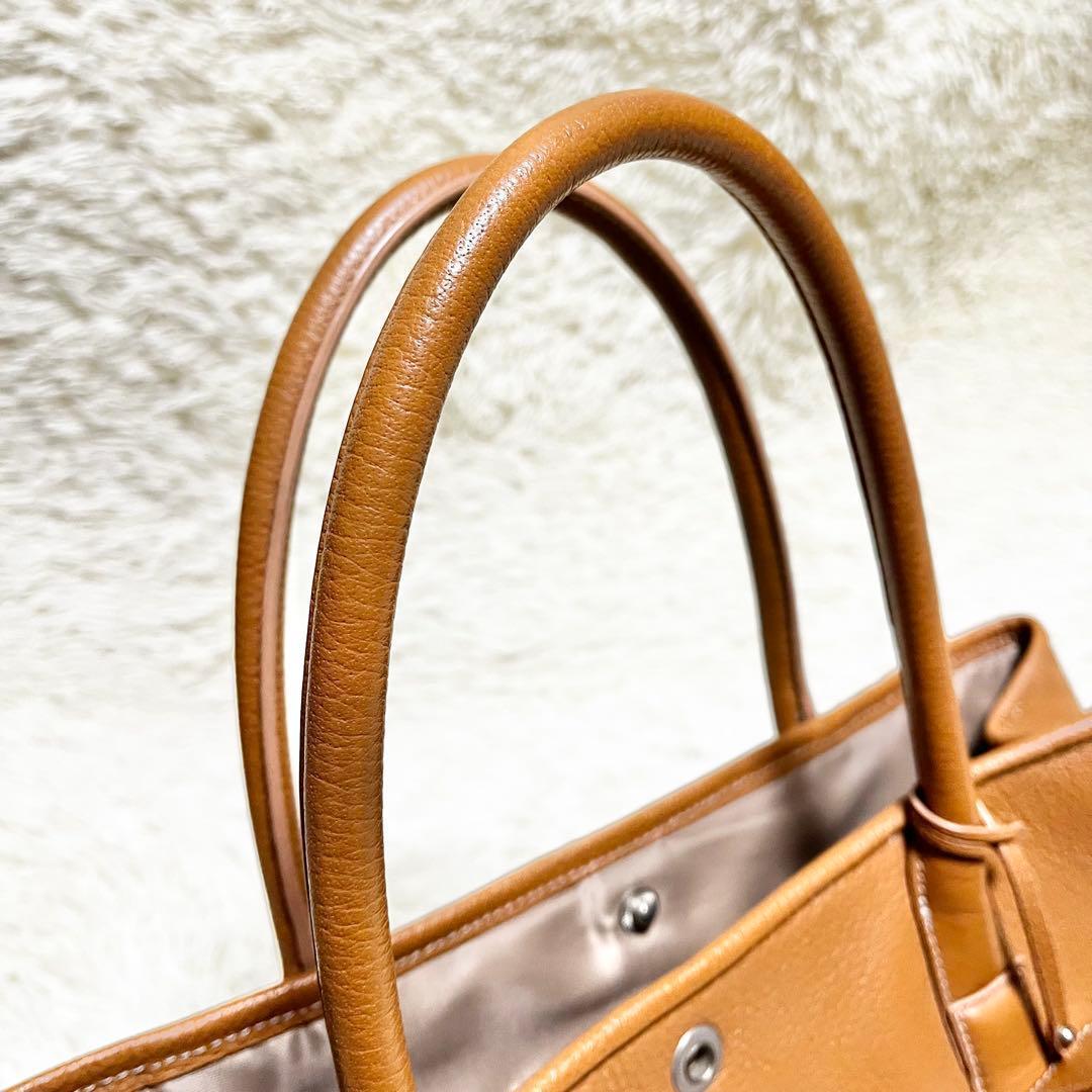 美品✨バーニーズニューヨーク トートバッグ レザー シボ革 チャーム ブラウン