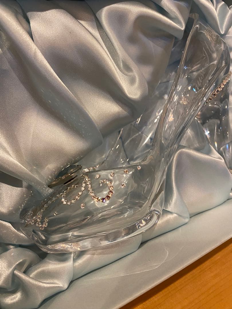 に*ん様 EMMA エマ 履けるガラスの靴 デコレーションハート結婚式