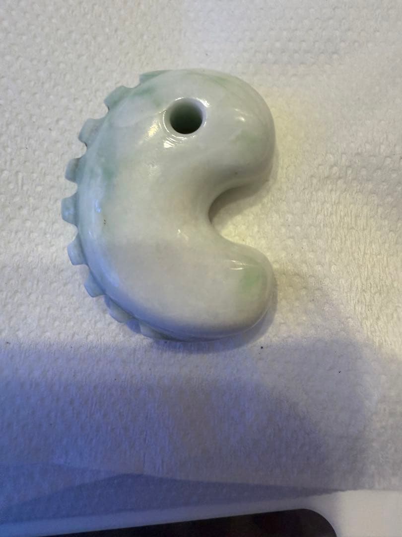 糸魚川翡翠‼️獣形勾玉‼️58,300円にて購入品‼️これ以上の値引きはいたしません‼️