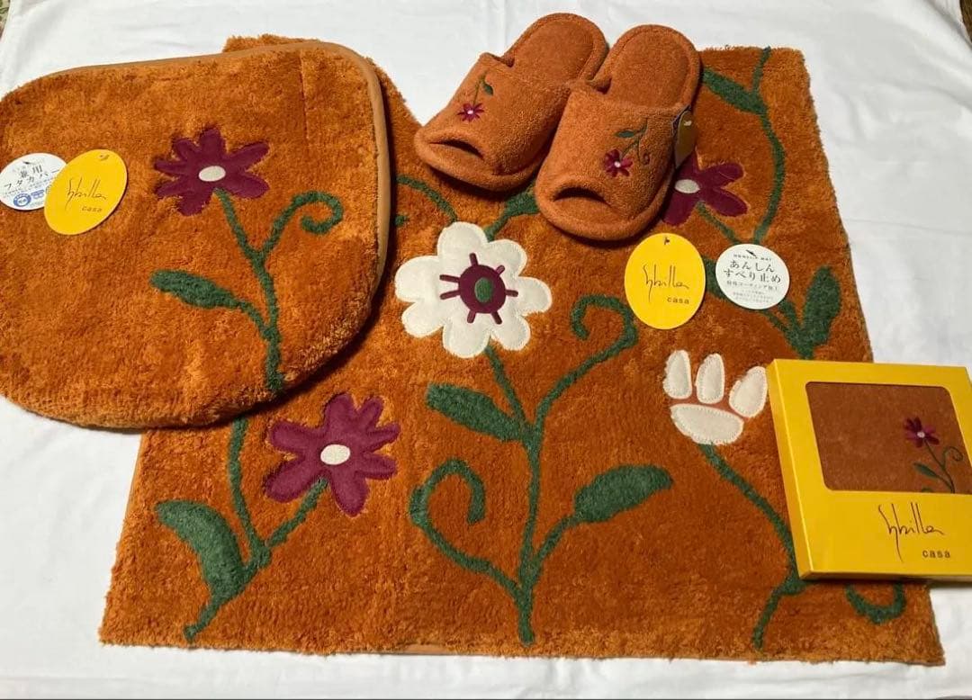 新品＊シビラ トイレタリー トイレセット4点＊トイレマット、フタカバー　スリッパ