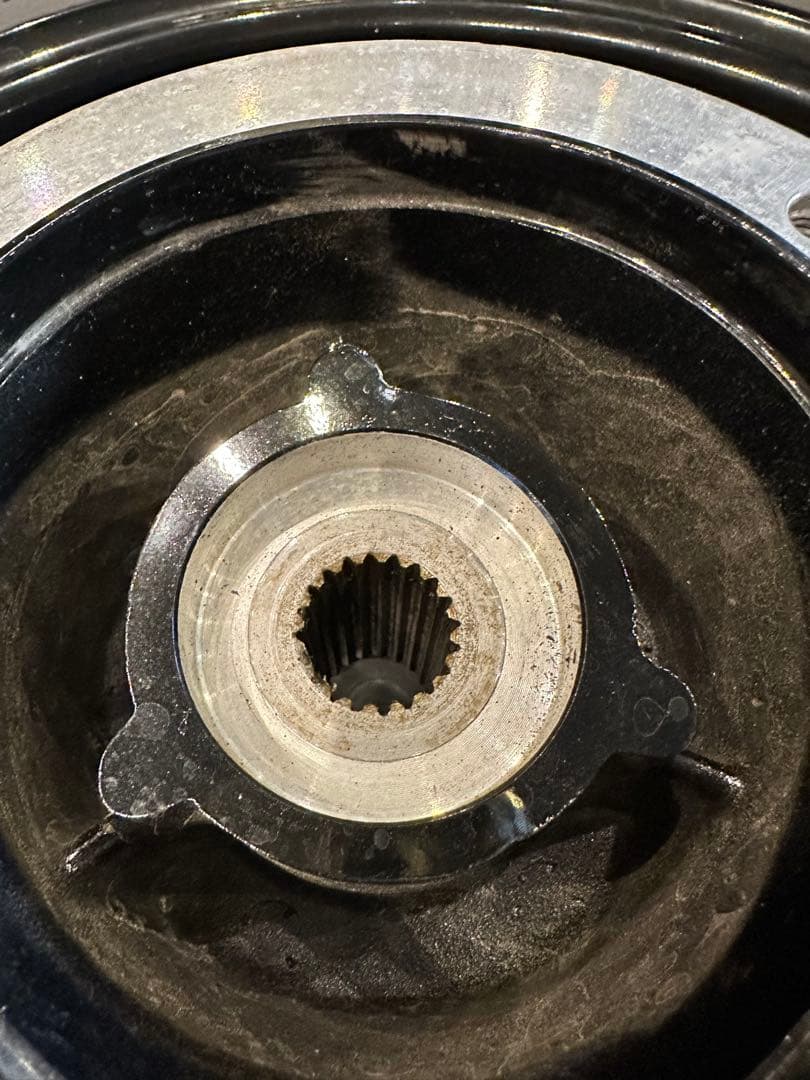 4D9マジェスティ 純正 リアタイヤ ホイール SG20J