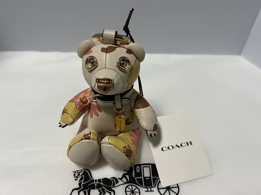 【未使用・新品】花柄デザインのコーチ　ベア バックチャーム