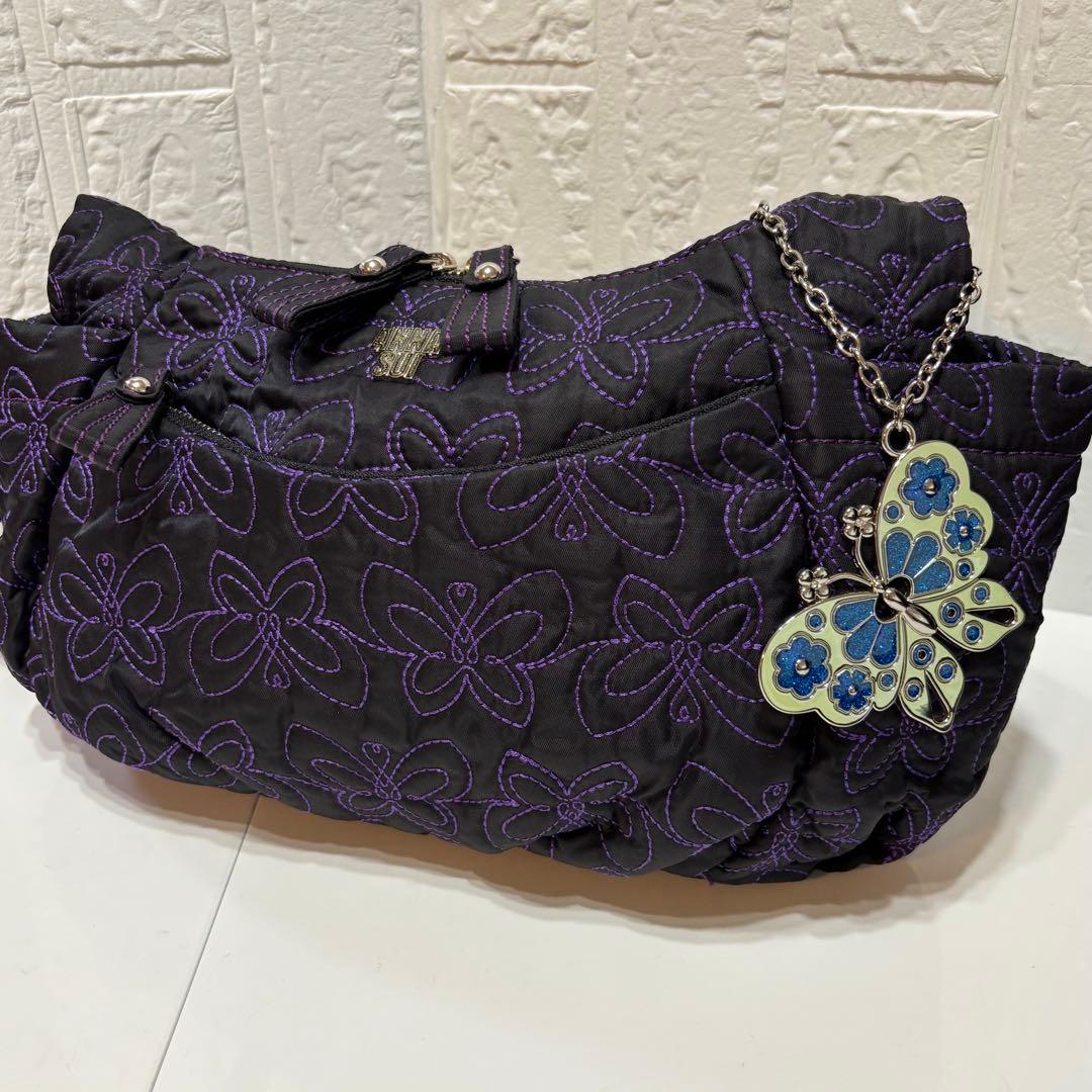 ANNA SUIアナスイ ショルダーバッグ　　キルティング 刺繍 黒紫バタフライ