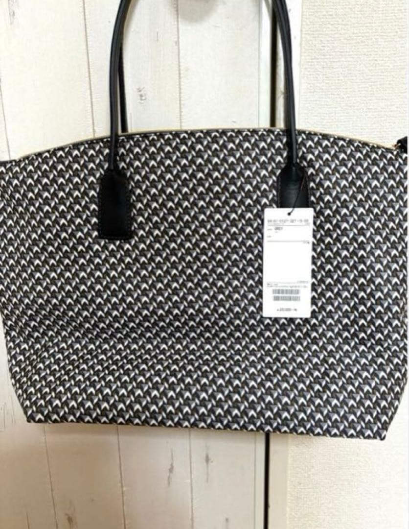 新品・未使用　ロベルタピエリ　新品　トートバッグ　レディース　バック　人気