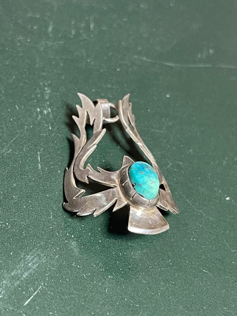 ターコイズ装飾シルバーペンダント　イーグル　トップ