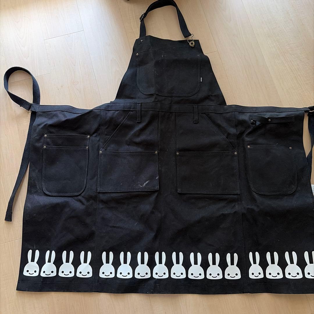 CUNE キューン ワークエプロン ブラック