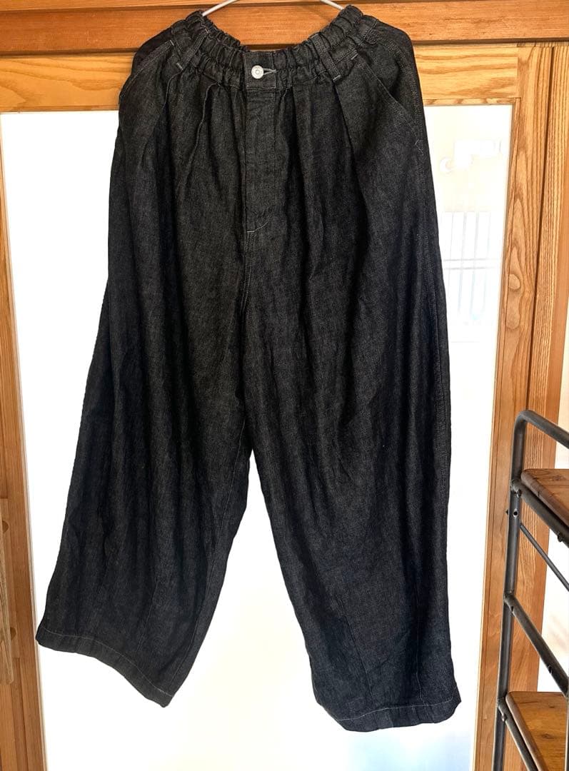 HARVESTY ブラックデニム サーカスパンツ ナローシルエットサイズ2