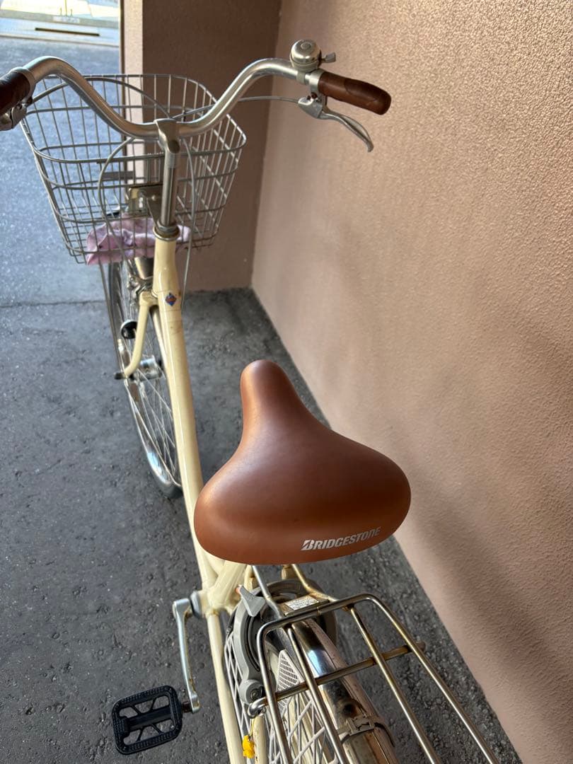 シティサイクル クリーム色 ブラウンサドル　ブリヂストン プレイヤー
