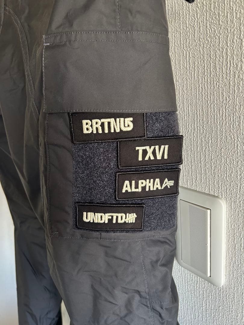 BURTON ALPHA undefeated CARGO PT トリプルコラボ