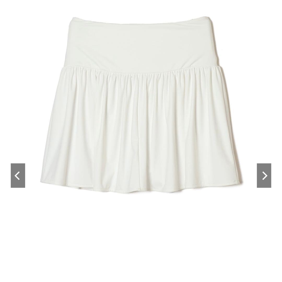 ホワイト フレアスカート スポーツウェア
