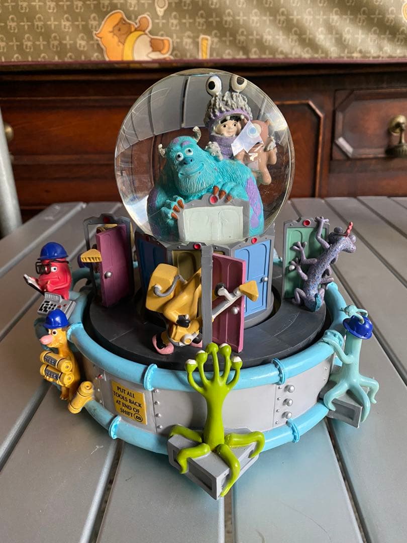モンスターズ・インク スノードーム　オルゴール　フィギュア　ディズニー　レア