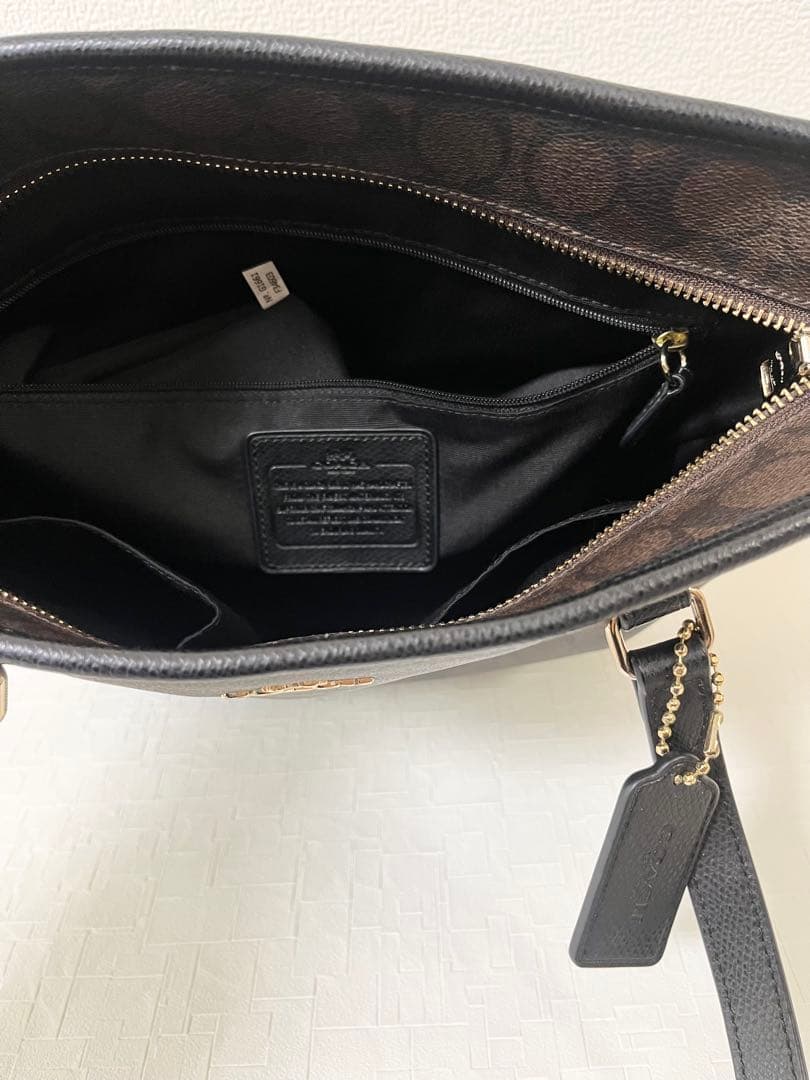 美品★COACH コーチ トートバッグ 肩掛け シグネチャー ブラウン チャーム