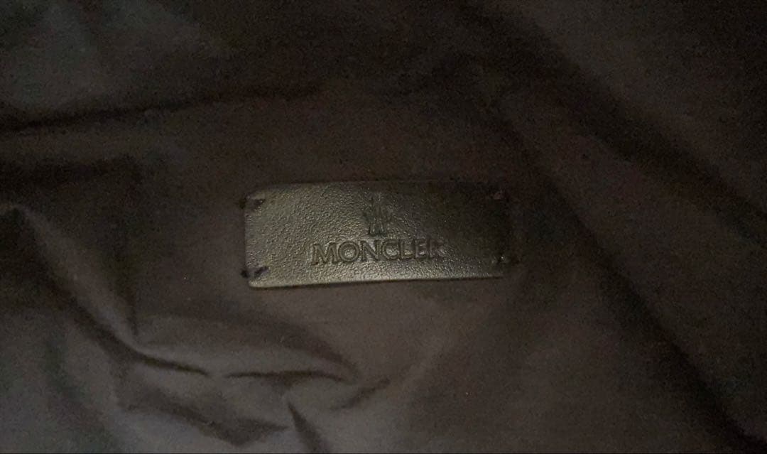 MONCLERモンクレール　ロゴ入り　ウエストバッグ　ボディバッグ♪