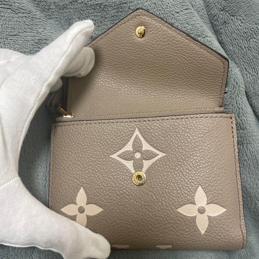 ルイヴィトン　ポルトフォイユ・ヴィクトリーヌ　トゥルトレールクレーム