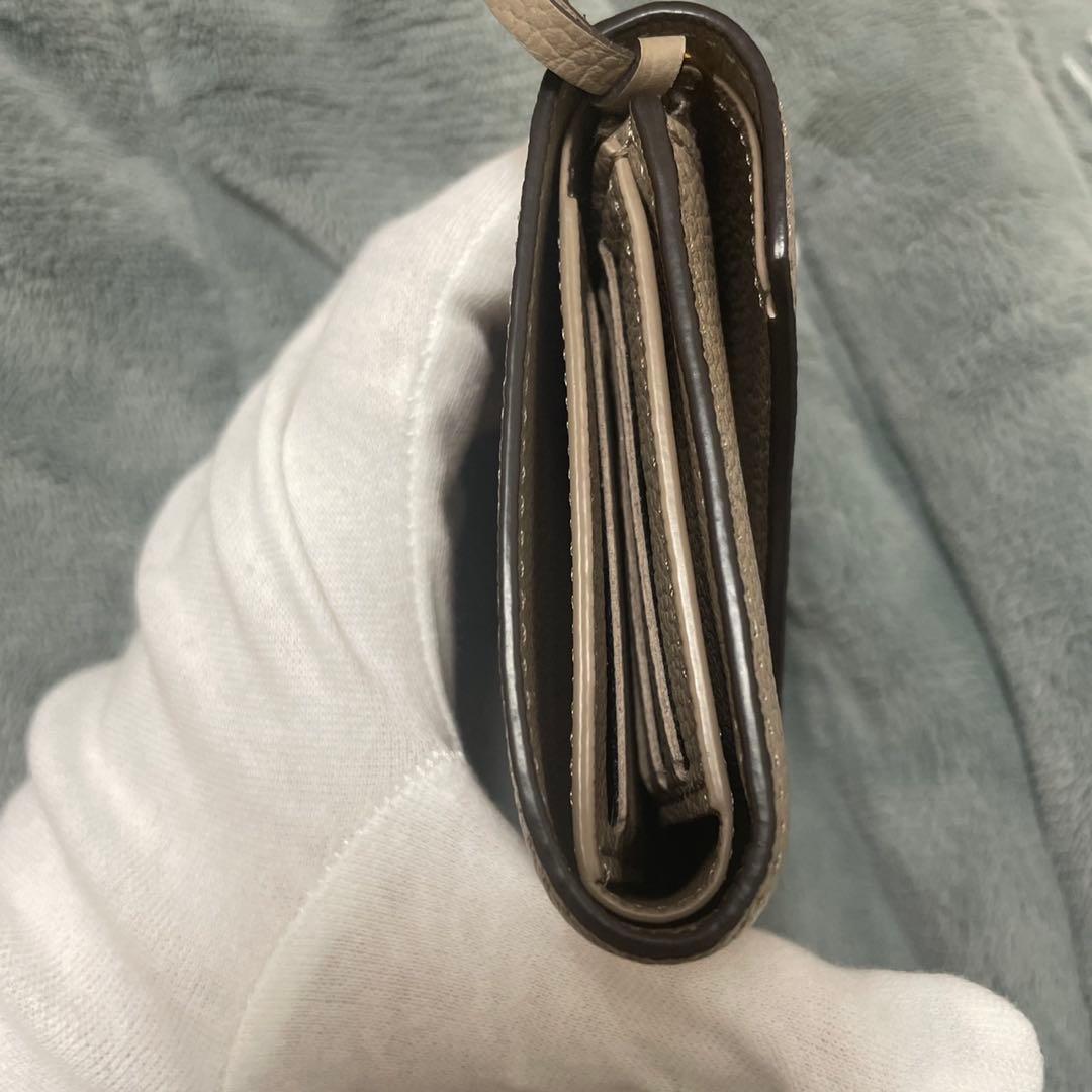 ルイヴィトン　ポルトフォイユ・ヴィクトリーヌ　トゥルトレールクレーム