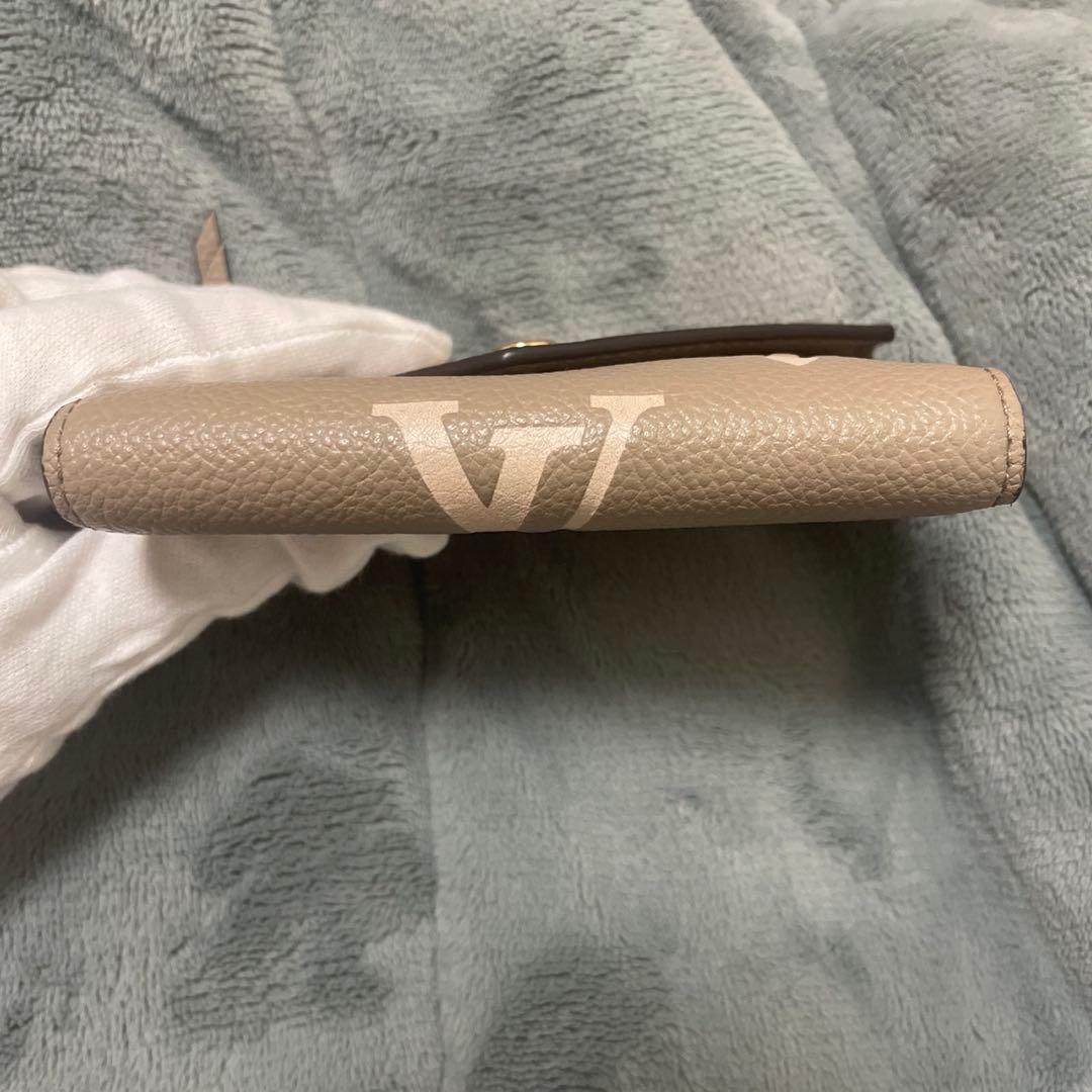 ルイヴィトン　ポルトフォイユ・ヴィクトリーヌ　トゥルトレールクレーム