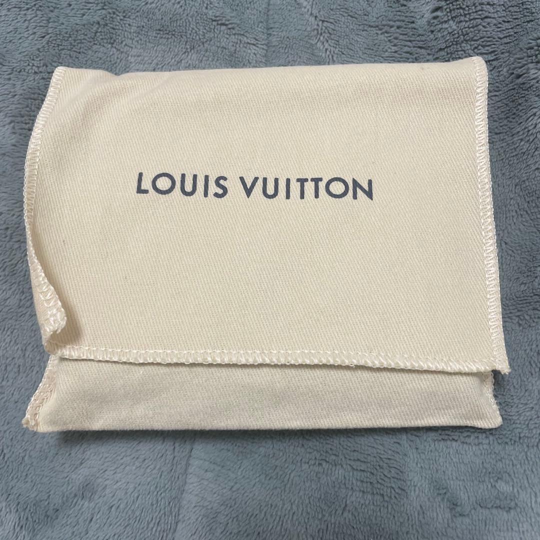 ルイヴィトン　ポルトフォイユ・ヴィクトリーヌ　トゥルトレールクレーム