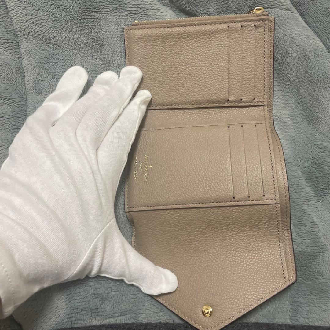 ルイヴィトン　ポルトフォイユ・ヴィクトリーヌ　トゥルトレールクレーム