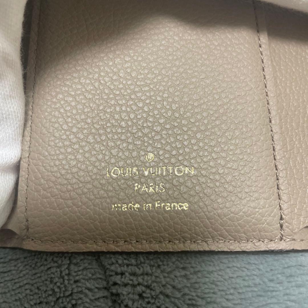 ルイヴィトン　ポルトフォイユ・ヴィクトリーヌ　トゥルトレールクレーム