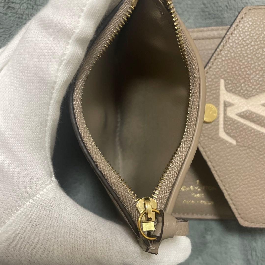 ルイヴィトン　ポルトフォイユ・ヴィクトリーヌ　トゥルトレールクレーム