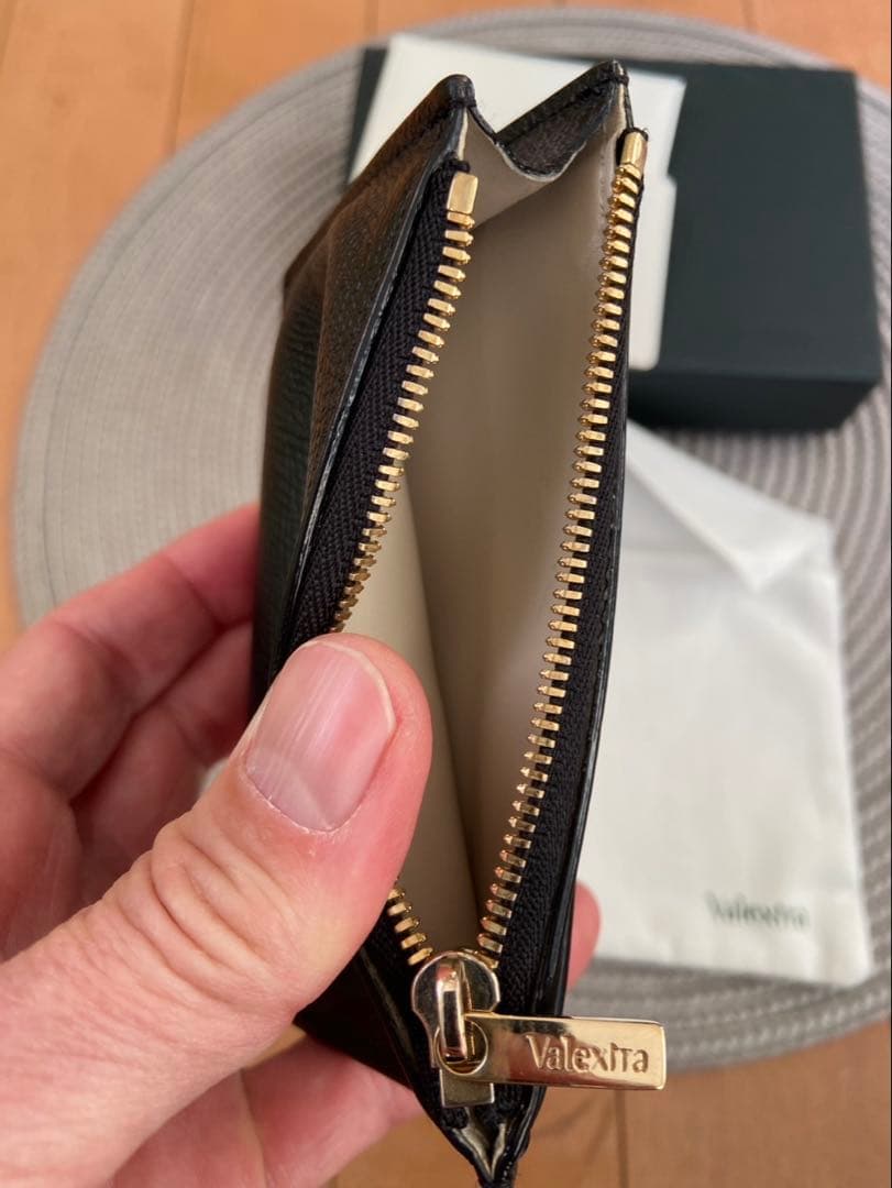 Valextra ブラック フラグメントカードケース　used