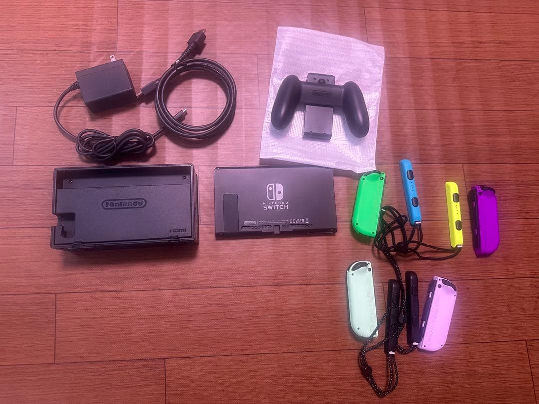 Nintendo Switch 本体 + Joy-Con 4本